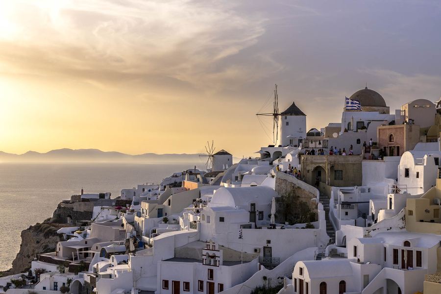 Greece, Cyclades, Santorini, Oia sunset
