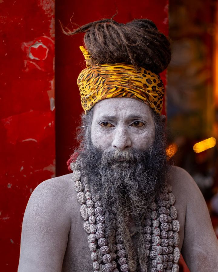 India, Varanasi, Sadhu Holyman, portrait