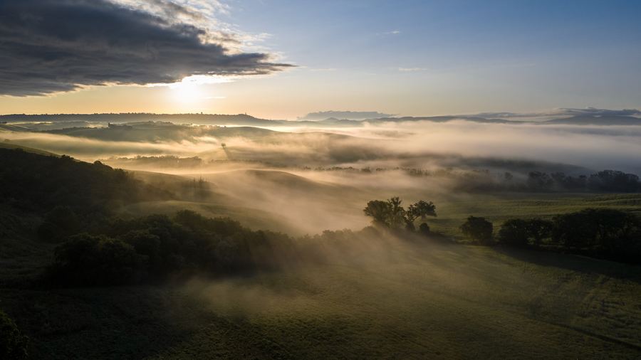 Italy, Tuscany, Val d'Orcia, Golden Hour, Sunbeams